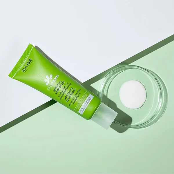 Kem Dưỡng Da Babe Laboratorios Stop AKN Repairing Moisturiser 50ml