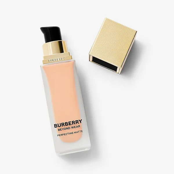 Kem Nền Burberry Beyond Wear Perfecting Matte Foundation Tone 30 Light Cool