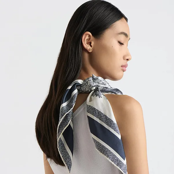 Khăn Lụa Nữ Dior Toile de Jouy Sauvage 90 Square Scarf Màu Trắng/Navy