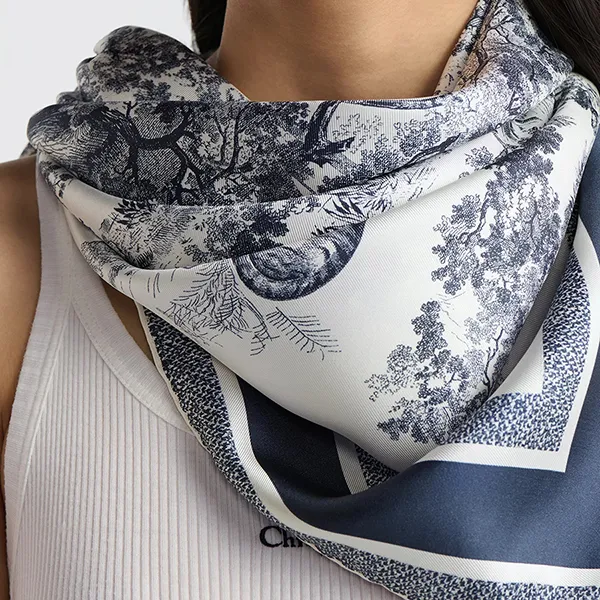 Khăn Lụa Nữ Dior Toile de Jouy Sauvage 90 Square Scarf Màu Trắng/Navy