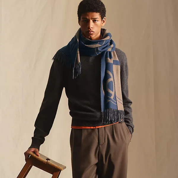 Khăn Quàng Cổ Unisex Hermès Metal Equestre Scarf Bleu Ardoise / Étoupe Màu Be Xanh