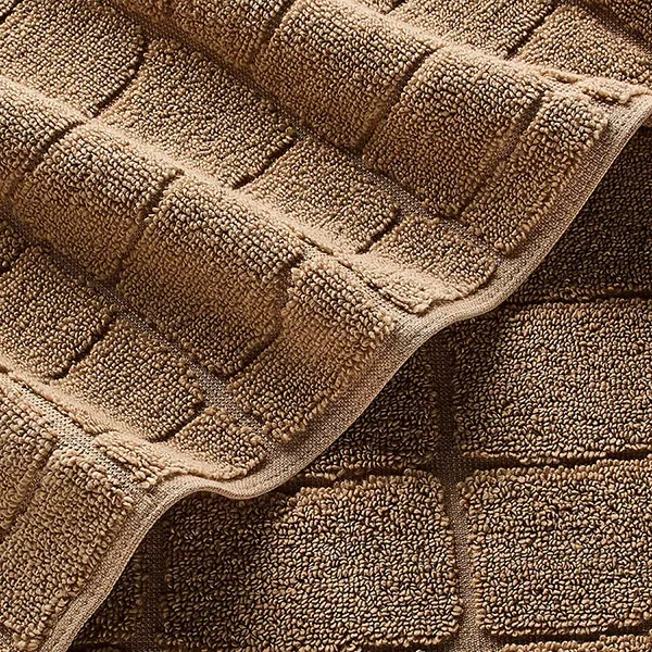 Khăn Tắm Lacoste Heritage Croc Scale Cotton Hand Towel 55262-LACTWL1-013 Sand Màu Vàng Cát