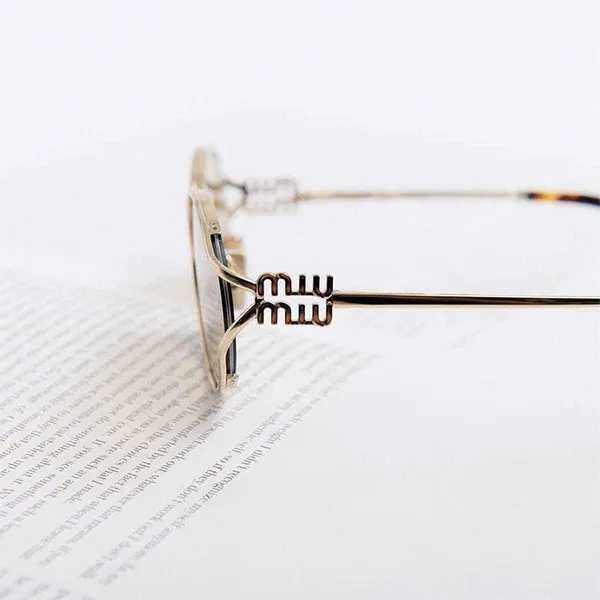 Kính Mát Nữ Miu Miu Sunglasses 0MU 52YS ZVN10R Màu Nâu - Vàng Gold