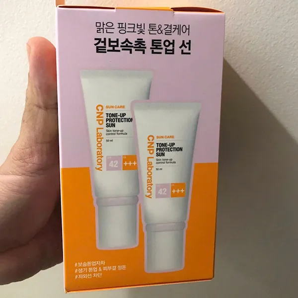 Set Kem Chống Nắng CNP Laboratory Tone-Up Protection Sun SPF42/PA+++ 50ml + 31ml