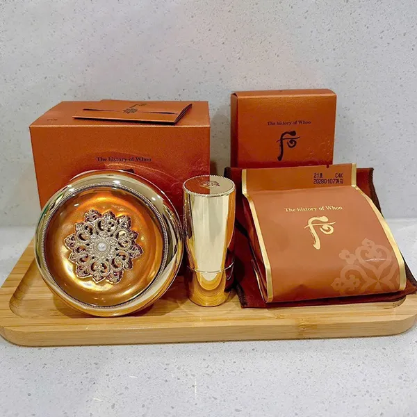 Set Phấn Nước The History Of Whoo Essence Cushion SPF50+/PA+++ Kèm Lõi Refill Và Cọ