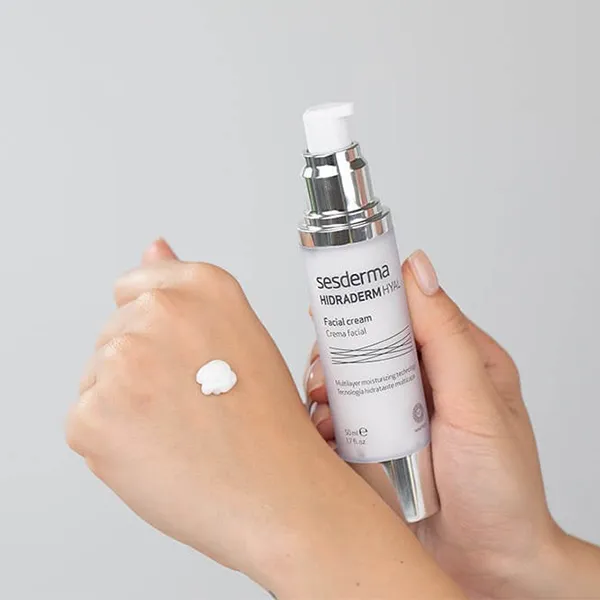 Set Tinh Chất Sesderma Hidraderm Hyal Cream + C-vit 5 Serum Set 2 Món