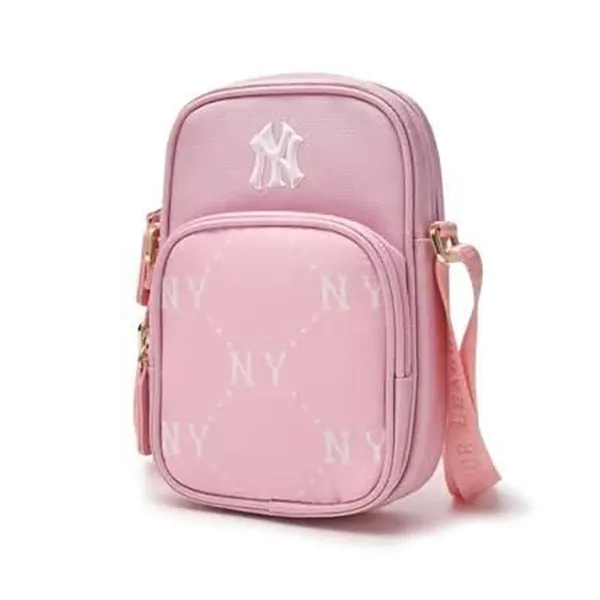 Túi Đeo Chéo MLB Kids Diamond Monogram Mini Crossbody Bag Boston Red Sox 7ACRMD25N-50PKL Màu Hồng
