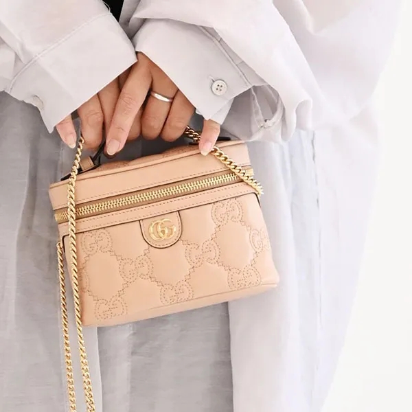 Túi Đeo Chéo Nữ Gucci GG Matelasse Logo Màu Be