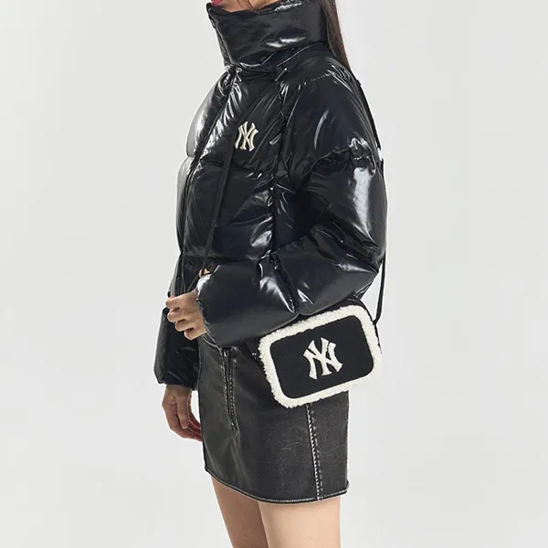 Túi Đeo Chéo Nữ MLB Basic Mouton Mini Cross Bag New York Yankees 3ACRS0746-50BKS Màu Đen Trắng