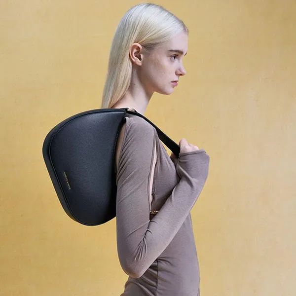 Túi Đeo Vai Nữ Charles & Keith CNK Agatha Chain-Accent Shoulder Bag Black CK2-20160188 Màu Đen