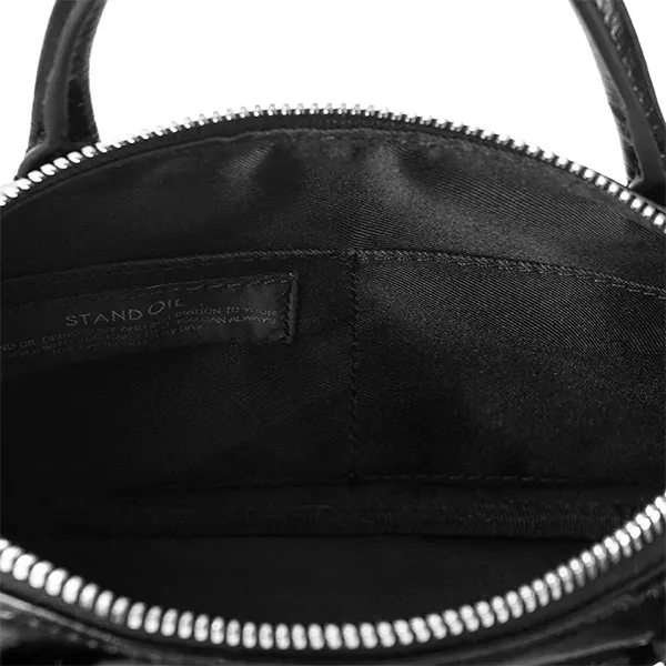 Túi Xách Tay Nữ Stand Oil Chubby Half Bag Màu Đen