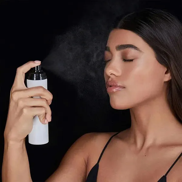 Xịt Khóa Nền Trang Điểm Mario Surrealskin Soft Setting Make-Up Spray 100ml