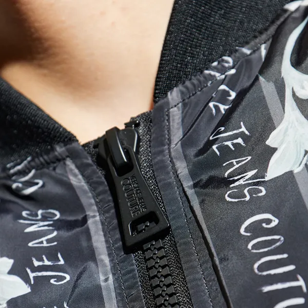 Áo Khoác Bomber Nam Versace Jeans Couture Black With Baroque Logo Printed 79GASD07 CQ20D Màu Xám Đen Size 46