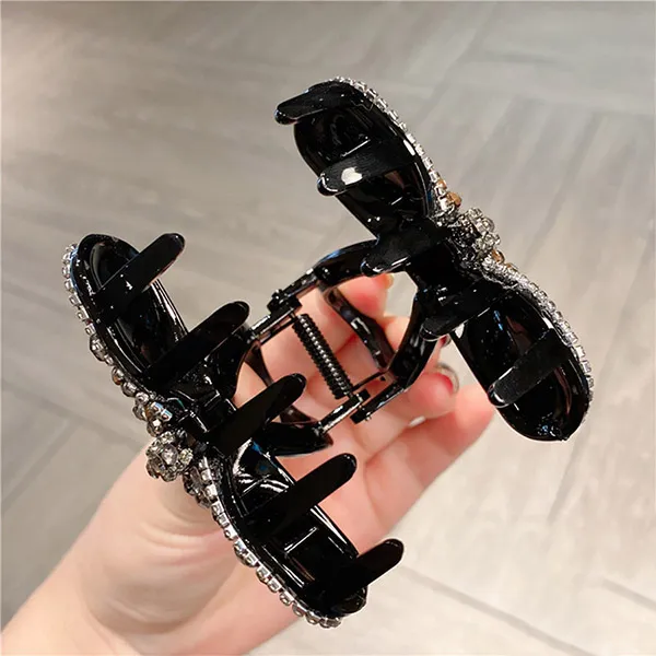 Kẹp Tóc Nữ Meri Crystal Bow HC215-Đ Màu Đen