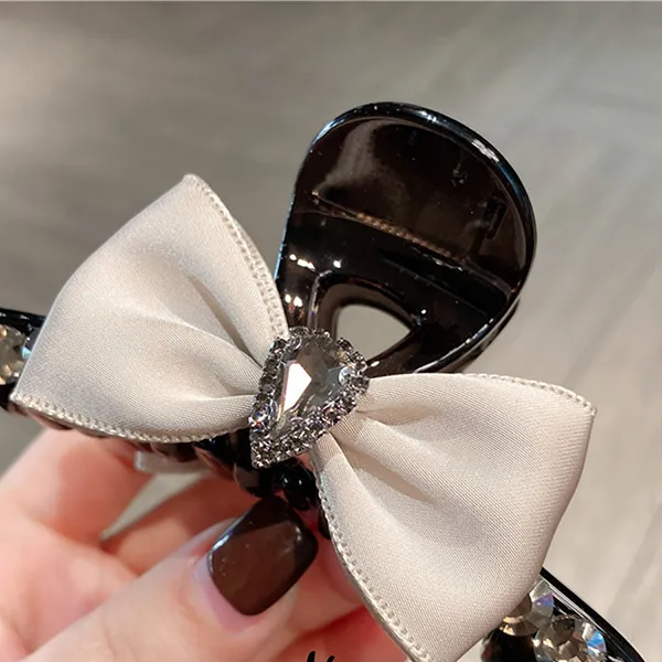 Kẹp Tóc Nữ Meri Elegant Fabric HC212-B Màu Trắng