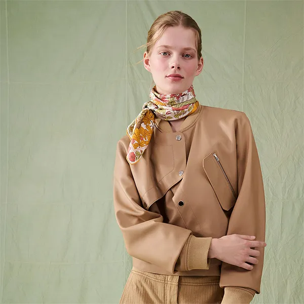 Khăn Nữ Hermès In Selene's Arms Scarf 90 Almond Green/Buttercup/White Phối Màu