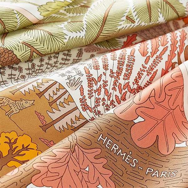 Khăn Nữ Hermès In Selene's Arms Scarf 90 Almond Green/Buttercup/White Phối Màu