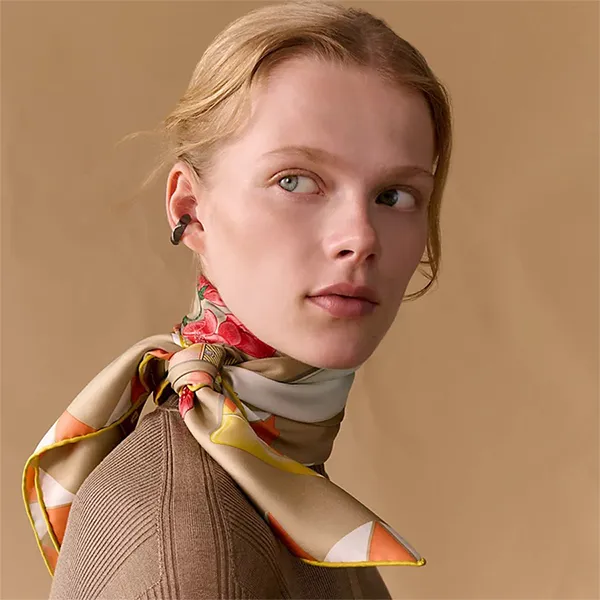 Khăn Nữ Hermès L'Heure Des Gants Scarf 90 Golden Beige /Coral /Honey Màu Nâu