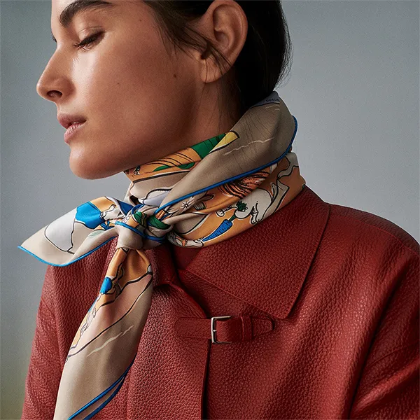 Khăn Nữ Hermès Square 90 Thousand and One Rabbits Gray Clair/ Beige Doré /Multicolor Phối Màu