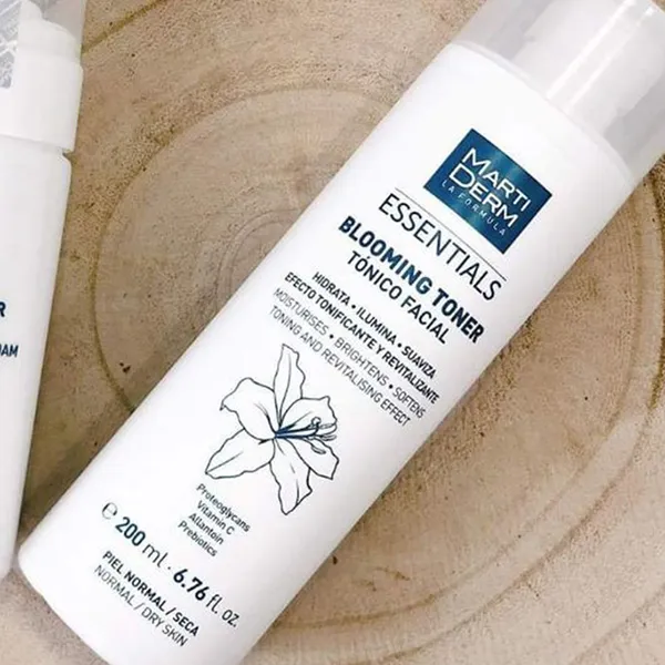 Nước Cân Bằng Làm Sạch Sâu Da MartiDerm Essentials Blooming Toner BHA & Prebiotics 200ml
