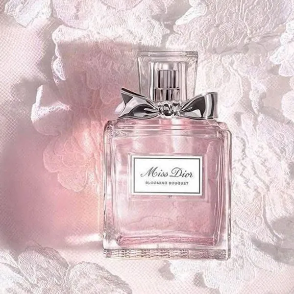 Set Nước Hoa Nữ Miss Dior Blooming Bouquet EDT Mini 5ml + Sữa Dưỡng Thể 20ml