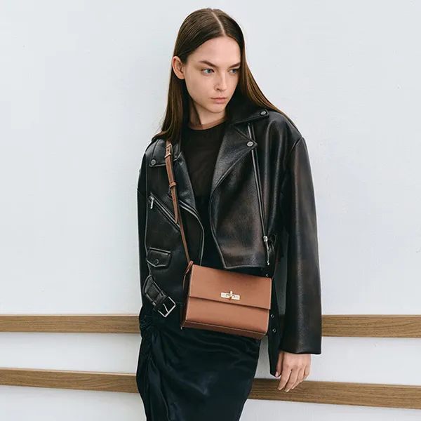 Túi Đeo Chéo Nữ Charles & Keith CNK Chance Turn-Lock Crossbody Bag CK2-80782713 Chocolate Màu Nâu