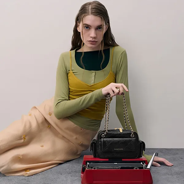 Túi Đeo Chéo Nữ Charles & Keith CNK Duo Quilted Crossbody Bag CK2-80671832 Black Màu Đen