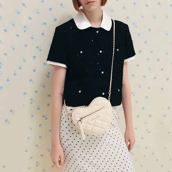 Túi Đeo Chéo Nữ Charles & Keith CNK Paffuto Quilted Heart Crossbody Bag CK2-80151641 Cream Màu Trắng Kem