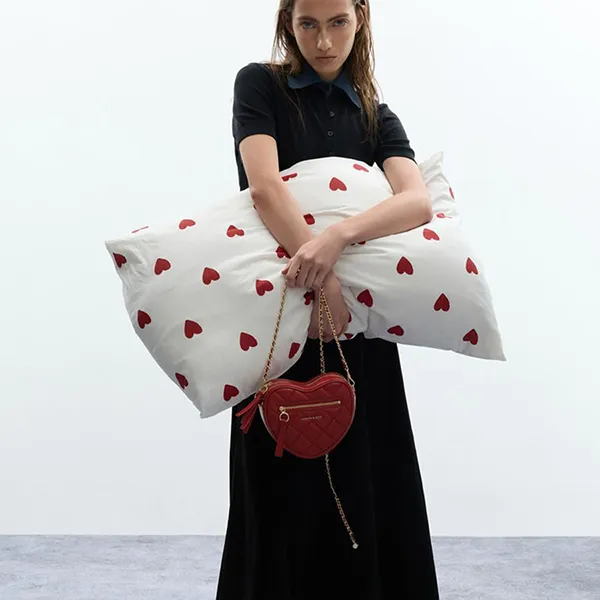Túi Đeo Chéo Nữ Charles & Keith CNK Paffuto Quilted Heart Crossbody Bag - Tomato Red CK2-80151641 Màu Đỏ