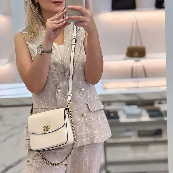 Túi Đeo Chéo Nữ Coach Cassie Crossbody Bag 19 CV437 Màu Trắng