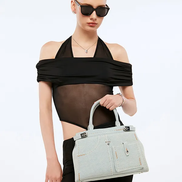 Túi Đeo Chéo Nữ Lyn Re-Edit Stitched L Handbag - Light Blue L25FBWA062 Màu Xanh Blue