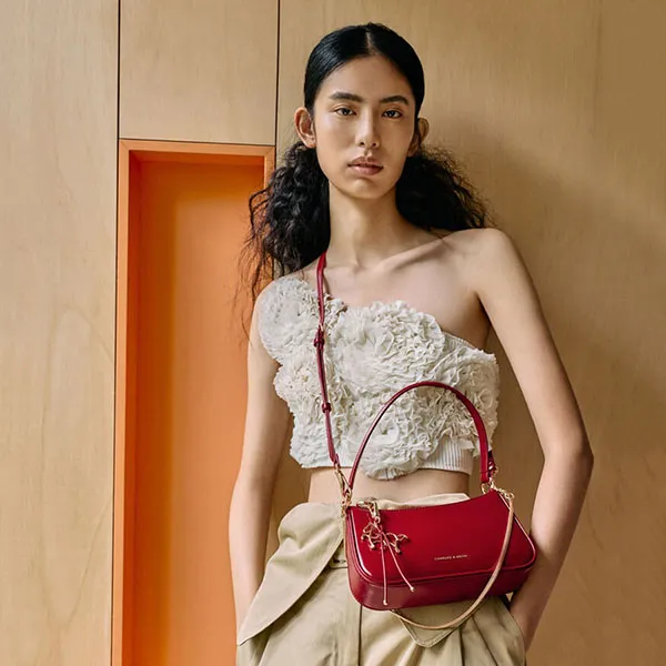 Túi Đeo Vai Nữ Charles & Keith CNK Elspeth Horse-Motif Shoulder Bag CK2-80151362 Tomato Red Màu Đỏ