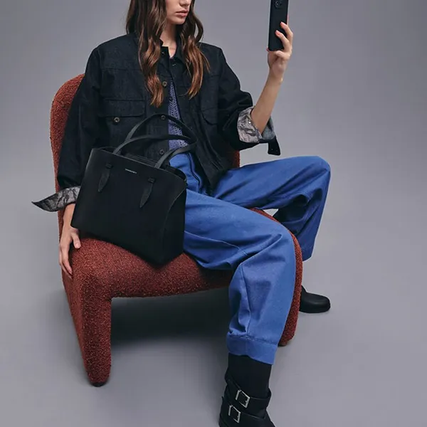 Túi Tote Nữ Charles & Keith CNK Allyn Trapezoid Bag Noir CK2-30782735 Màu Đen