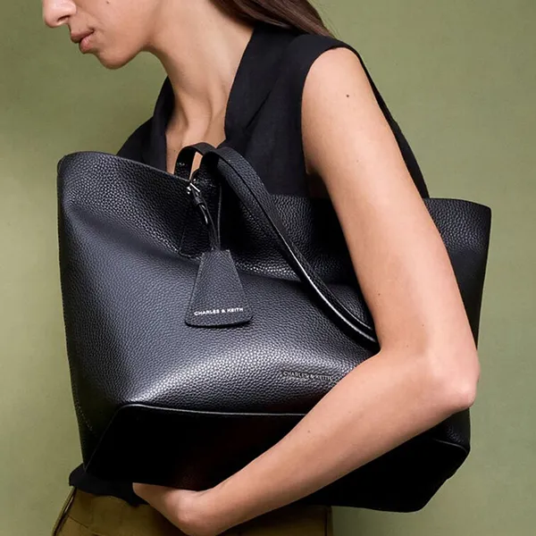 Túi Tote Nữ Charles & Keith CNK Beryl Trapezoid Bag Noir CK2-30151516 Màu Đen