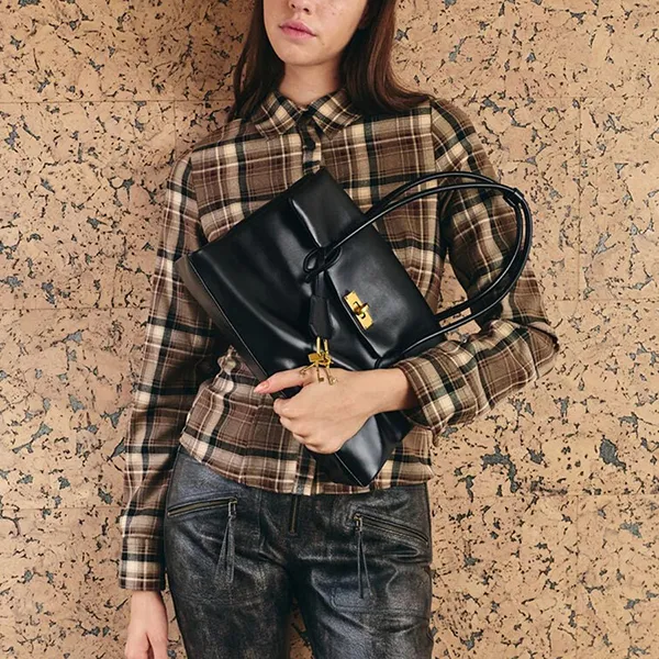 Túi Tote Nữ Charles & Keith CNK Kerry Trapeze Trapeze Bag Distressed Black CK2-30782768 Màu Đen