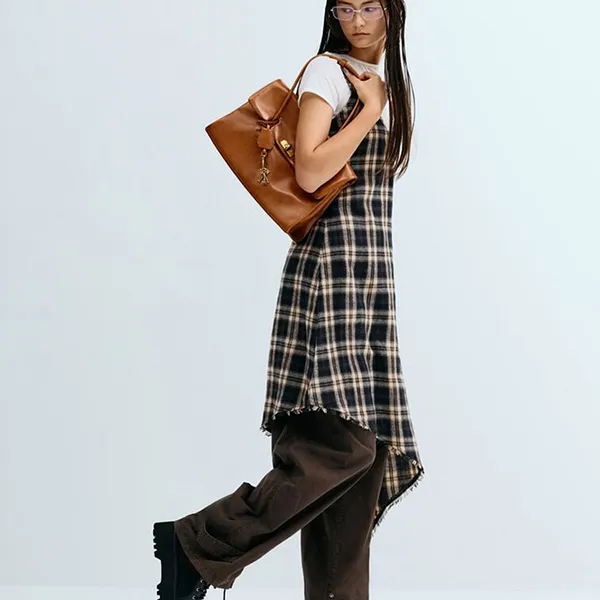 Túi Tote Nữ Charles & Keith CNK Kerry Trapeze Trapeze Bag Distressed Tan CK2-30782768 Màu Nâu