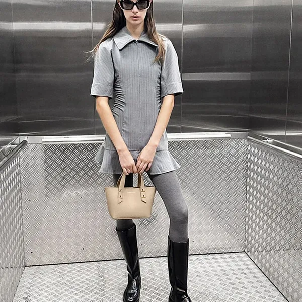 Túi Tote Nữ Charles & Keith CNK Mini Shania Trapezoid Bag Dusted Oat CK2-30782725 Màu Be