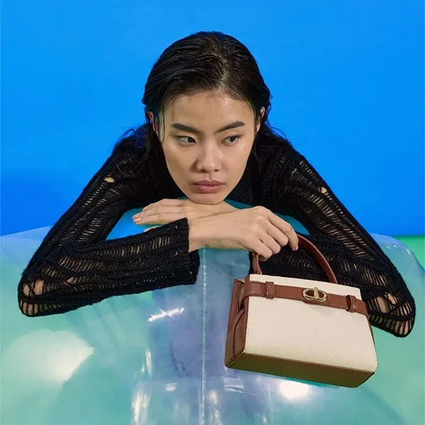 Túi Xách Tay Nữ Charles & Keith Aubrielle Canvas Two Tone Taupe Canvas CK2-50270880-2_TP.CAV Màu Nâu Be