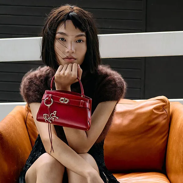 Túi Xách Tay Nữ Charles & Keith CNK Aubrielle Horse-Motif Top Handle Bag CK2-50270880 Tomato Red Màu Đỏ