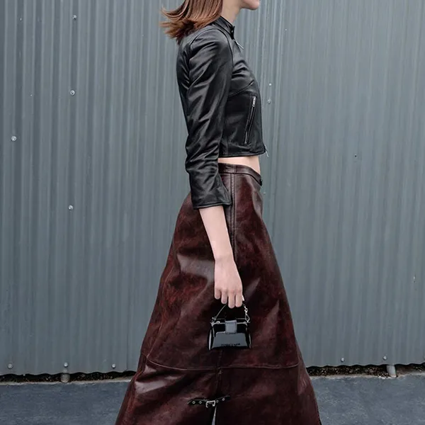 Túi Xách Tay Nữ Charles & Keith CNK Bosie Patent Rectangular Handbag Noir CK6-30770642 Màu Đen