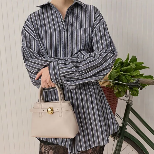 Túi Xách Tay Nữ Charles & Keith CNK Mini Behn Belted Trapezoid Handbag Shell Grey CK2-30782821 Màu Xám Nhạt