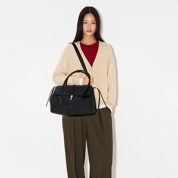 Túi Xách Tay Nữ Pedro Hitch Handbag PW2-55210049 Màu Đen