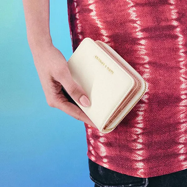Ví Nữ Charles & Keith CNK Finley Zip-Around Short Wallet Cream CK6-10770621-1 Màu Kem