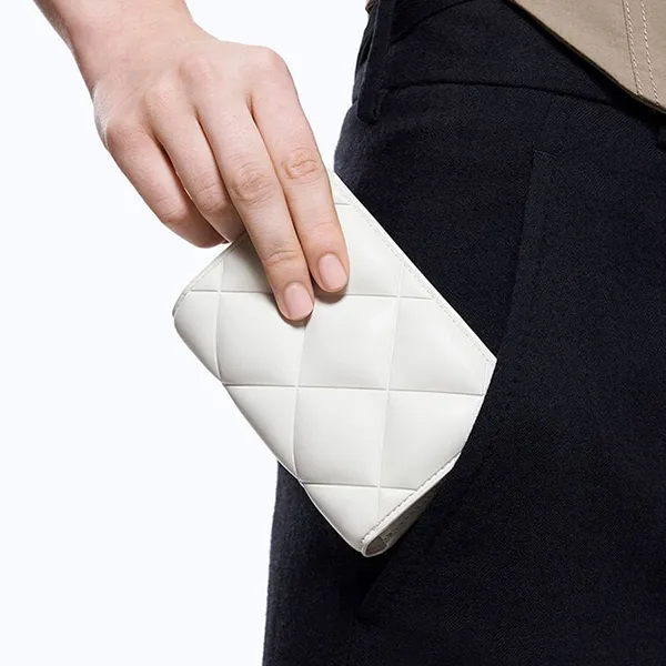 Ví Nữ Charles & Keith CNK Gemma Quilted Card Holder White CK6-50770498-1 Màu Trắng