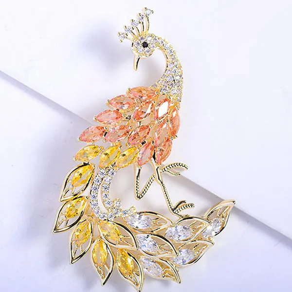 Cài Áo Nữ Meri Peacock Radiance BR981 Phối Màu