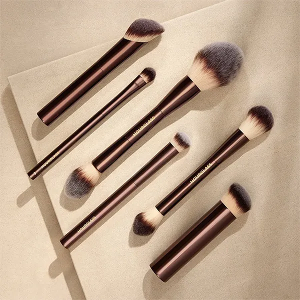 Cọ Trang Điểm Hourglass No 14 Detail Setting Brush Màu Nâu