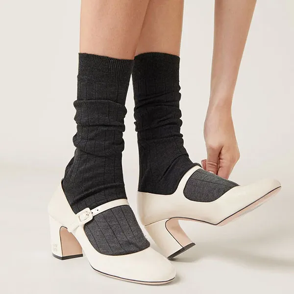 Giày Cao Gót Miu Miu Patent Leather Mary Janes Pumps 5I978D_069_F0304_F_065 Màu Kem Size 35.5