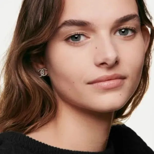 Phấn Phủ Dạng Bột Chanel Poudre Universelle Libre Tone 20 Medium Light 30g