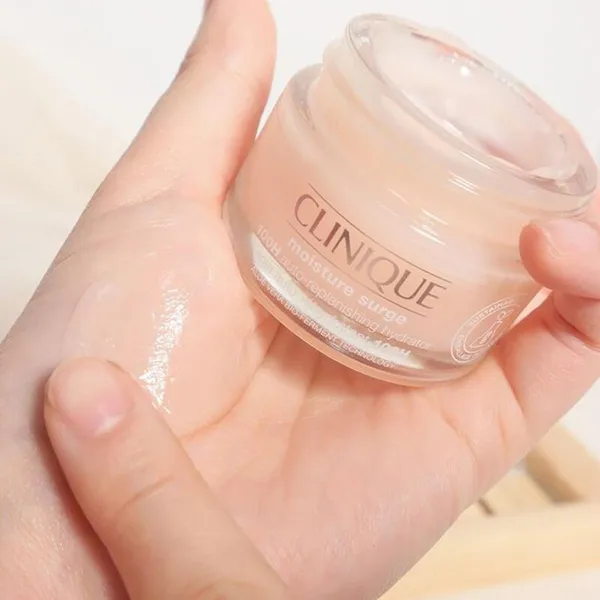 Kem Dưỡng Da Clinique Moisture Surge 100h Auto-Replenishing Hydrator 15ml (Unbox)