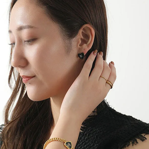 Khuyên Tai Nữ Chanel Pearl CC Heart Earrings Màu Đen